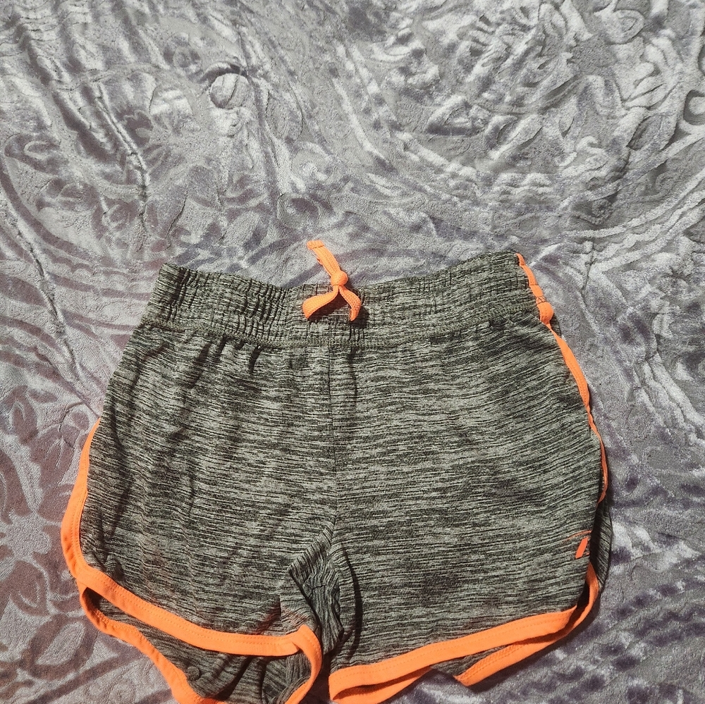 Shorts - Picture 3 of 4